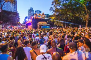 11/02 – Banda Mole comemora 46 anos e volta com tudo em BH