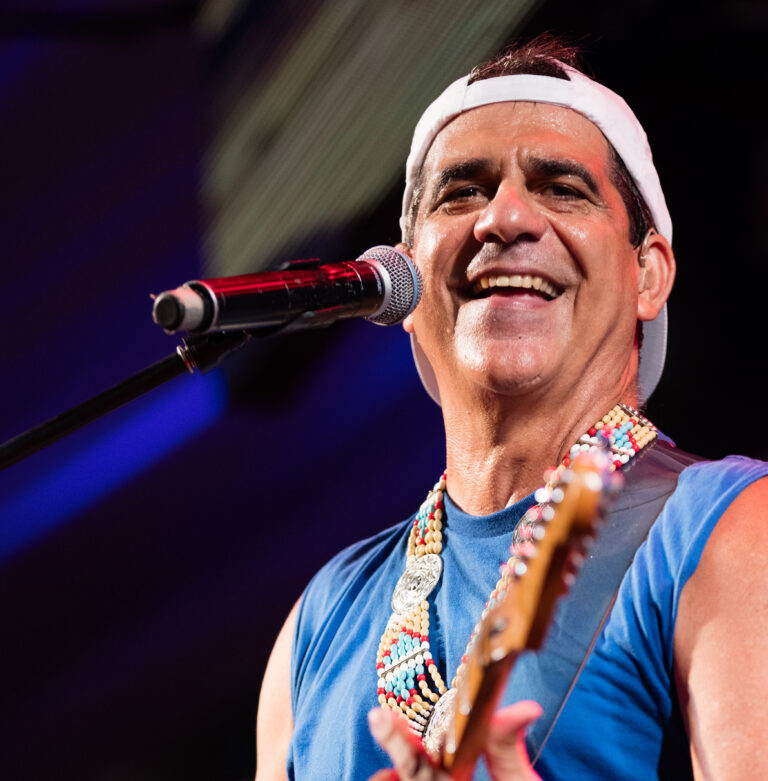 13/01 – Pré carnaval: Durval Lelys e Deu Samba, agitam o Bloquinho da Lagoa dos Ingleses